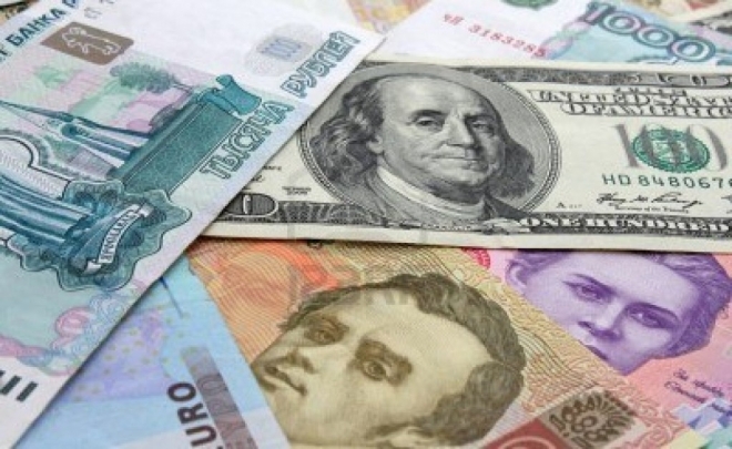 Доллар и евро обновили исторические минимумы