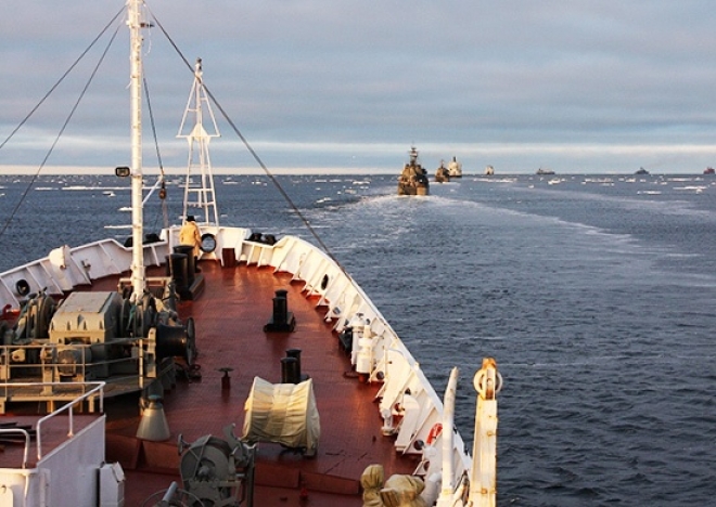 Корабли Северного флота идут за "Ямалом"