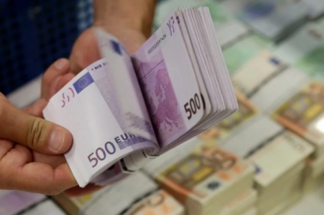 Резко выросли курсы евро и рубля