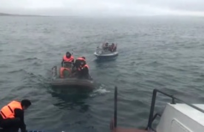 В Мурмаснкой области пограничники спасли четырех рыбаков