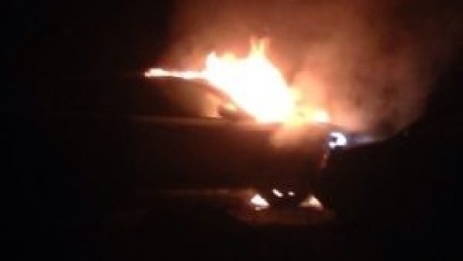 Сегодня в Мурманске на проспекте Ленина сгорел автомобиль