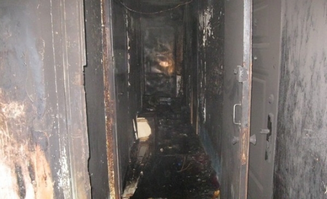 В Оленегорске в квартире сгорела женщина