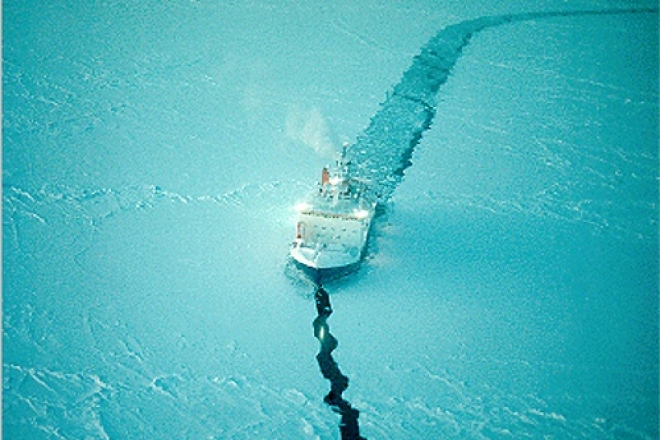 В Арктике появятся военные ледоколы