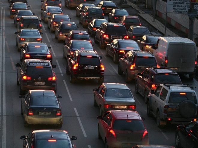 Транспортный коллапс: в Мурманске образовалась пробка из-за ДТП с участием пяти автомобилей