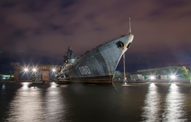 «Адмирал Нахимов» чистят до блеска